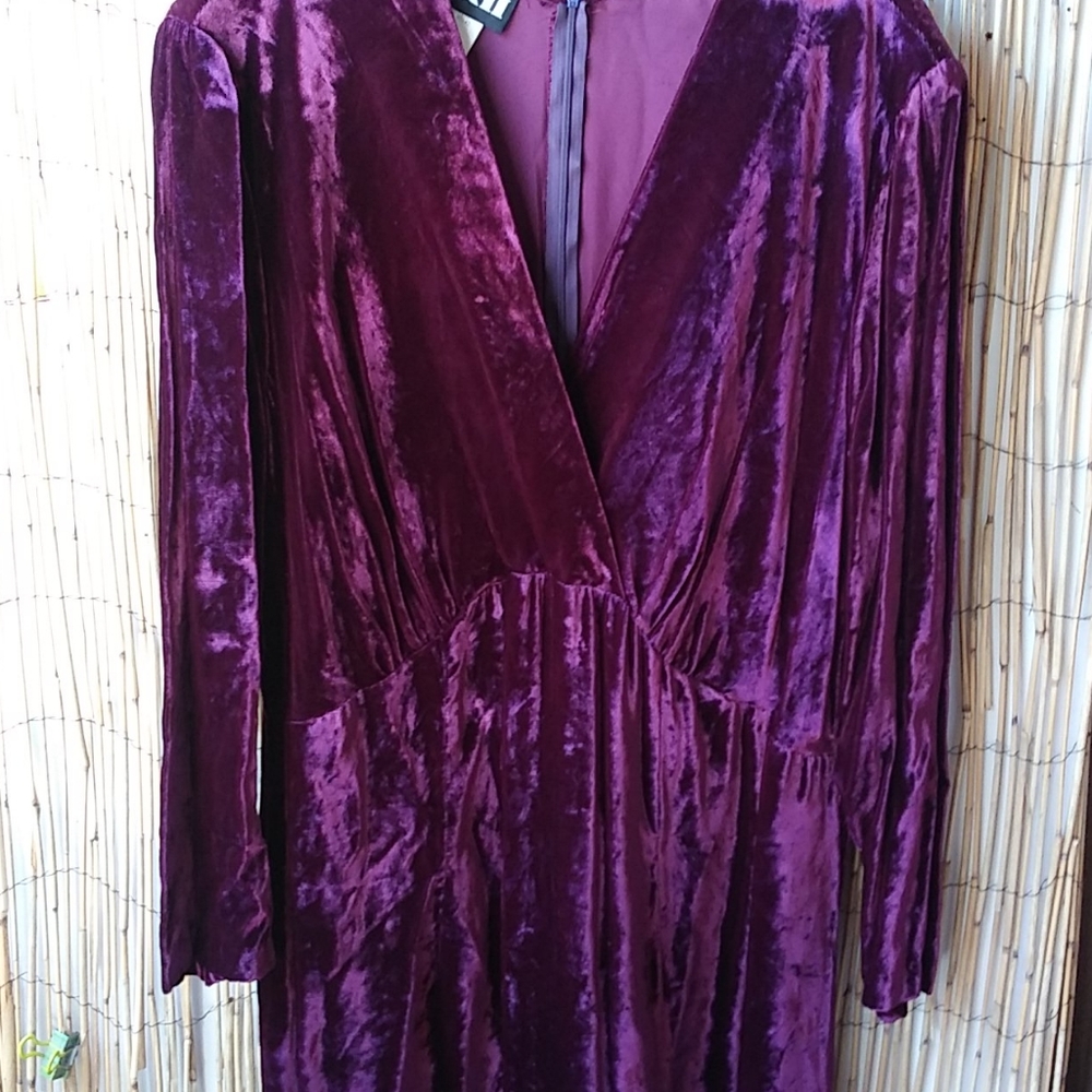 Vintage 80's look Purple Velvet Midi dress. Plus S - Picture 6 of 9